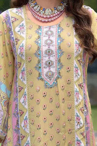 Women Floral Printed Regular Mirror Work Liva Kurta with Palazzos & With Dupatta