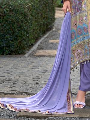 Women Floral Printed Regular Mirror Work Liva Kurta with Palazzos & With Dupatta 6