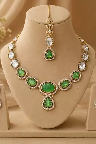 kundan mint green mehendi polish necklace set with earrings and maang tikka for bridal wedding jewelry