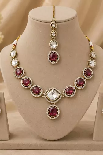 kundan wine color mehendi polish necklace set with earrings and maang tikka for bridal wedding jewelry