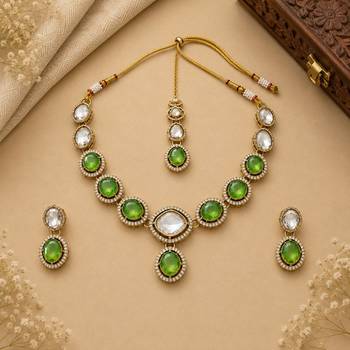 kundan mint green mehendi polish necklace set with earrings and maang tikka for bridal wedding jewelry 3