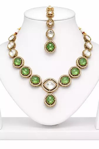 kundan mint green mehendi polish necklace set with earrings and maang tikka for bridal wedding jewelry