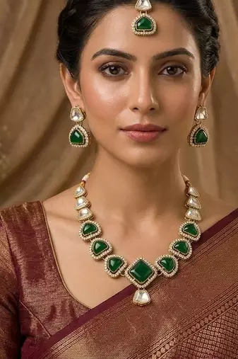 kundan green mehendi polish necklace set with earrings and maang tikka for bridal wedding jewelry