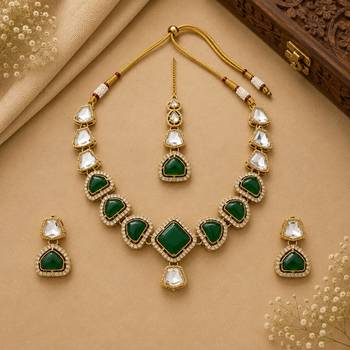 kundan green mehendi polish necklace set with earrings and maang tikka for bridal wedding jewelry 3