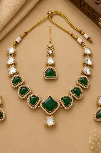 kundan green mehendi polish necklace set with earrings and maang tikka for bridal wedding jewelry