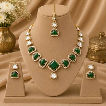 kundan green mehendi polish necklace set with earrings and maang tikka for bridal wedding jewelry 4