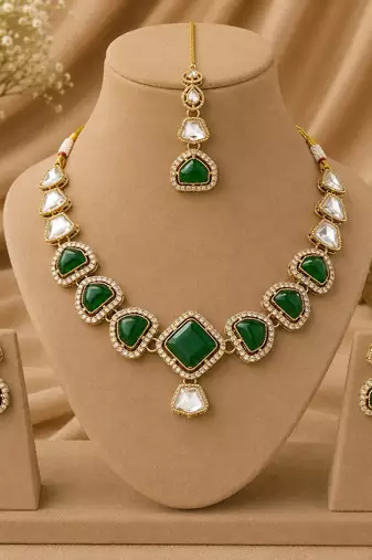 kundan green mehendi polish necklace set with earrings and maang tikka for bridal wedding jewelry