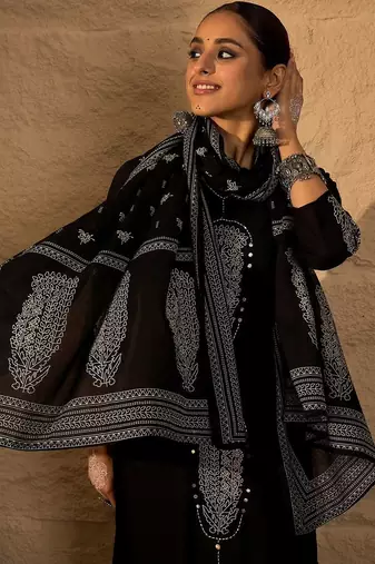 Women Ethnic Motifs Printed Regular Thread Work Pure Cotton Kurta with Trousers & With Dupatta