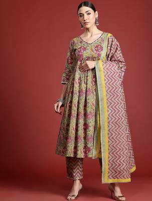 Floral Printed Pleated Pure Cotton Kurta with Trousers & With Dupatta 6