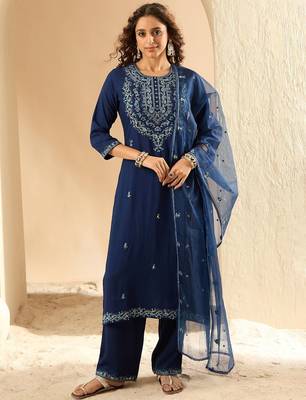 Women Floral Embroidered Regular Thread Work Kurta with Trousers & Dupatta 1