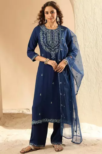 Women Floral Embroidered Regular Thread Work Kurta with Trousers & Dupatta