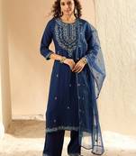 Women Floral Embroidered Regular Thread Work Kurta with Trousers & Dupatta
