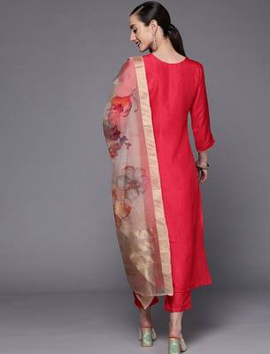 Women Fuchsia Pink Ethnic Motifs Yoke Design Kurta with Trousers & Dupatta 7