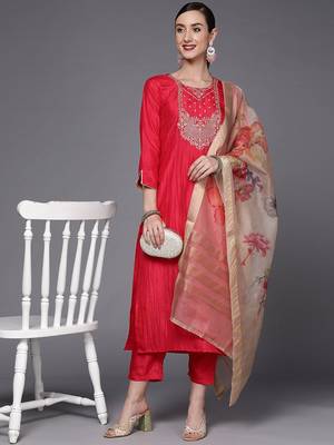 Women Fuchsia Pink Ethnic Motifs Yoke Design Kurta with Trousers & Dupatta 8