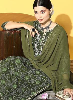 Women Green Ethnic Motifs Printed Gotta Patti Kurta with Sharara & With Dupatta 2