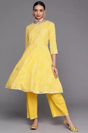 Women Yellow Printed Gotta Patti Kurta with Trousers