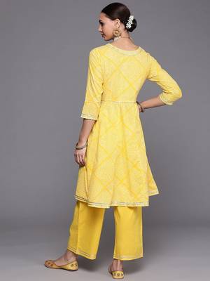Women Yellow Printed Gotta Patti Kurta with Trousers 5