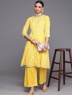 Women Yellow Printed Gotta Patti Kurta with Trousers 6