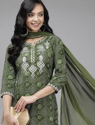 Women Green & White Bandhani Print Gotta Patti Kurta with Sharara & With Dupatta 2