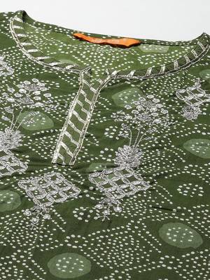 Women Green & White Bandhani Print Gotta Patti Kurta with Sharara & With Dupatta 3