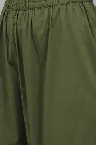 Women Green & White Bandhani Print Gotta Patti Kurta with Sharara & With Dupatta