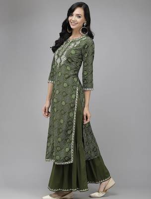 Women Green & White Bandhani Print Gotta Patti Kurta with Sharara & With Dupatta 6
