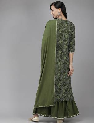 Women Green & White Bandhani Print Gotta Patti Kurta with Sharara & With Dupatta 7