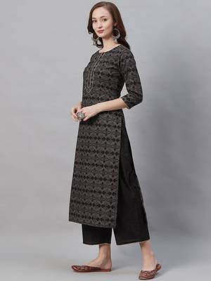 Women Black & Grey Printed Kurta with Palazzos 4