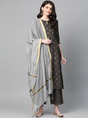 Women Black & Golden Foil Print Kurta with Palazzos & Dupatta 1
