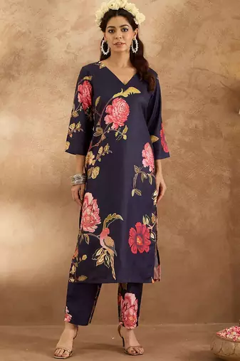 Women Floral Printed Regular Kurta with Trousers