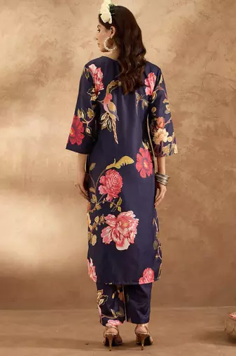 Women Floral Printed Regular Kurta with Trousers