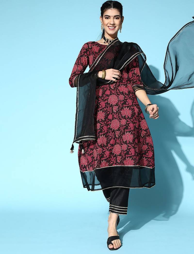 Cotton Blend Romantic Florals Kurta Set