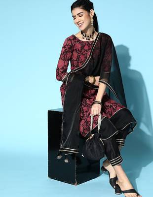 Cotton Blend Romantic Florals Kurta Set 2