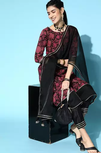 Cotton Blend Romantic Florals Kurta Set