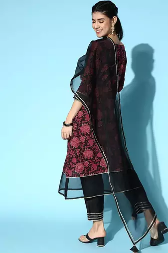 Cotton Blend Romantic Florals Kurta Set