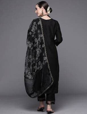 Women Black Floral Embroidered Beads Kurta with Trousers & Dupatta 6