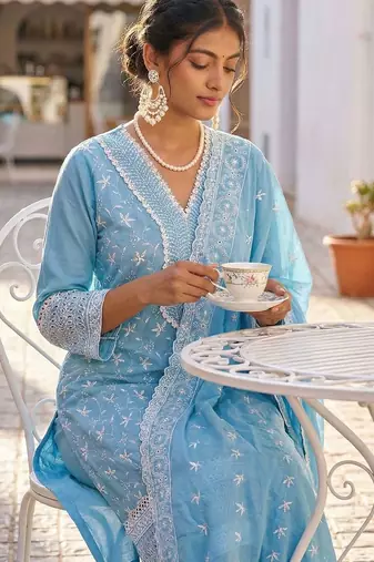 Women Ethnic Motifs Embroidered Regular Thread Work Pure Cotton Kurta with Trousers & With Dupatta