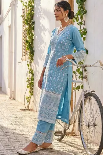 Women Ethnic Motifs Embroidered Regular Thread Work Pure Cotton Kurta with Trousers & With Dupatta