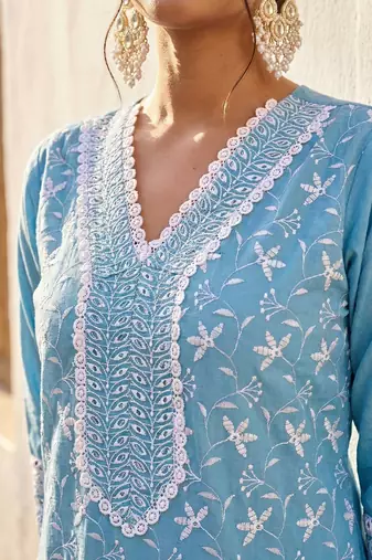 Women Ethnic Motifs Embroidered Regular Thread Work Pure Cotton Kurta with Trousers & With Dupatta