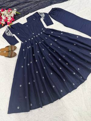 Neavy Blue Embroidery Work Silk Blend Salwar Suit 4
