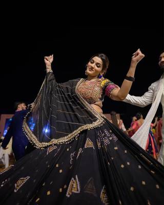Black Mirror with Dori & Latkan Lahenga Choli Set 3