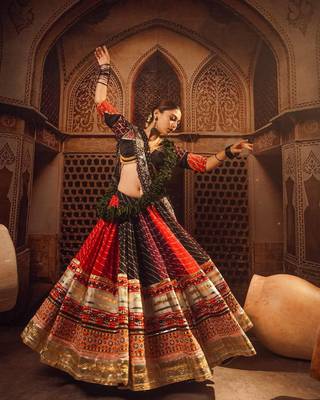 Black Color Mirror with Dori & Latkan Work Navratri Lahenga Choli Set 2