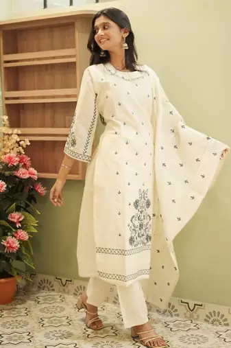 Ivory Grace Embroidered Kurta Set with Dupatta