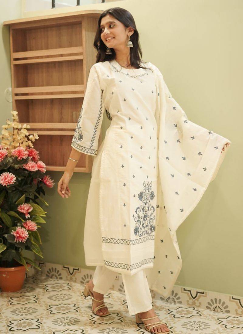 Ivory Grace Embroidered Kurta Set with Dupatta