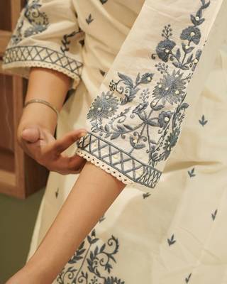 Ivory Grace Embroidered Kurta Set with Dupatta 3