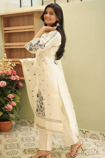 Ivory Grace Embroidered Kurta Set with Dupatta