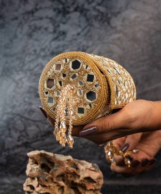 Gold mirror embroidered silk cylindrical bag 5