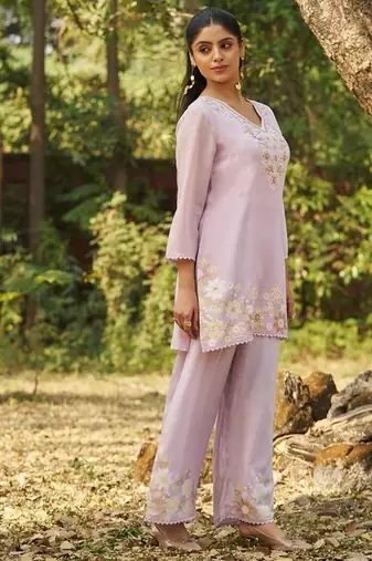 Lavender embroidered viscose jacquard straight kurta set