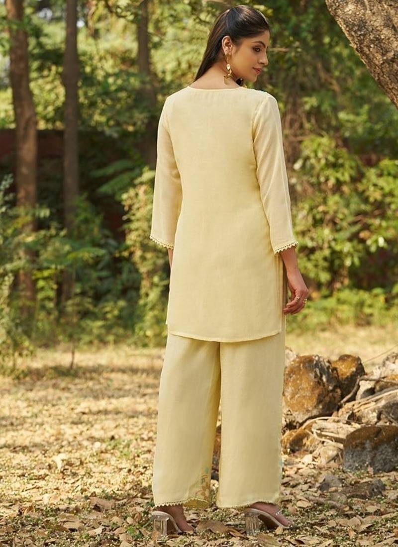 Yellow embroidered viscose jacquard straight kurta set