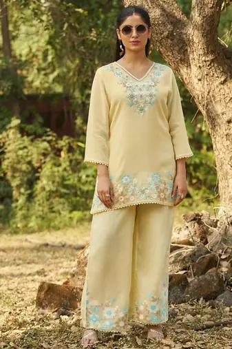 Yellow embroidered viscose jacquard straight kurta set